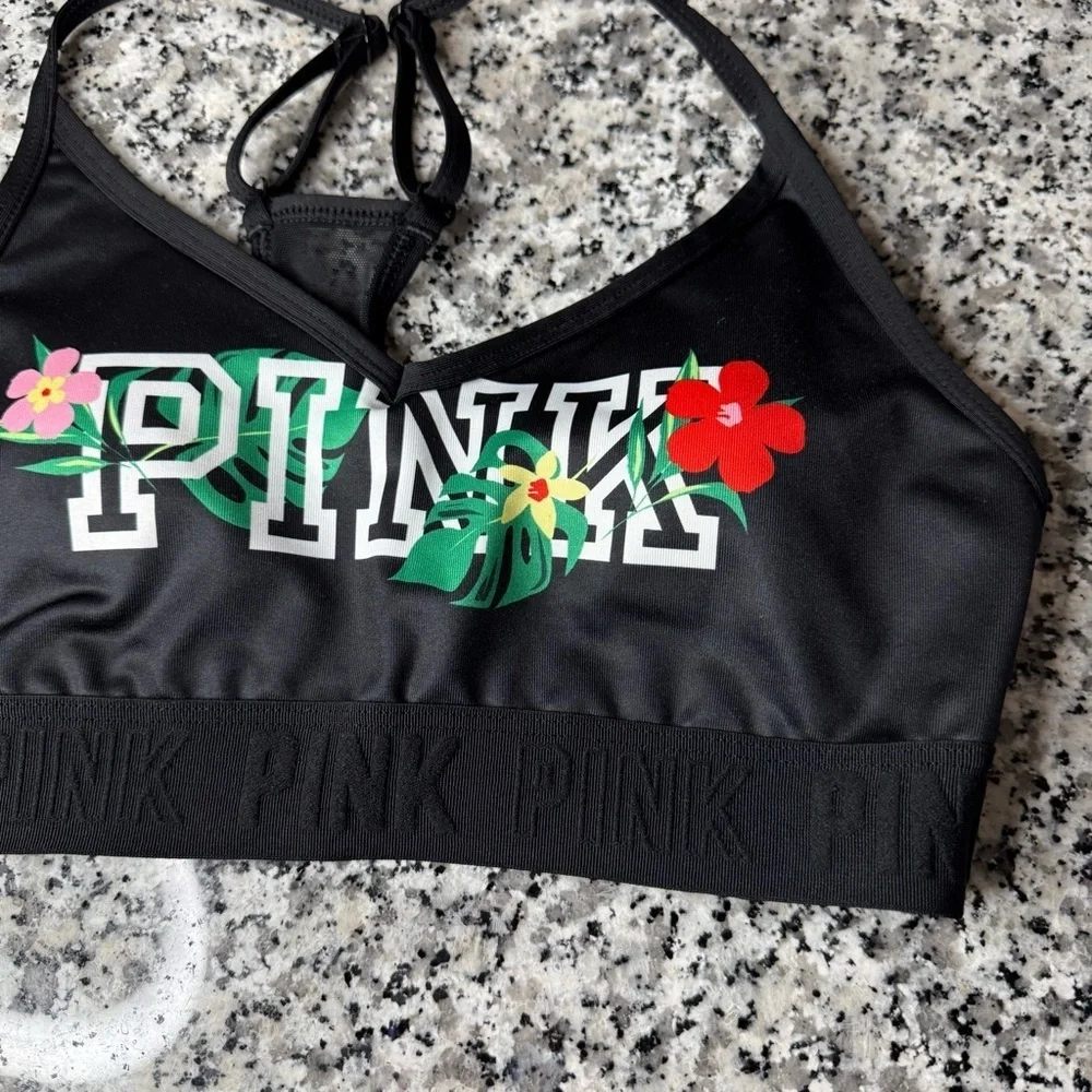 Victoria's Secret Pink Active NWOT Sports Bra Size Small